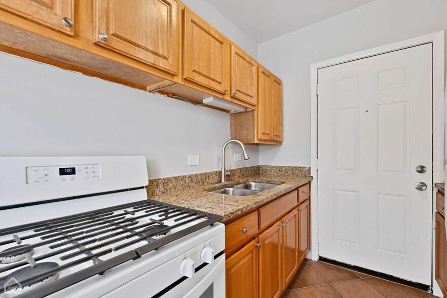 More Photos Of 7150-52 S Cornell Ave, Chicago Apartments For Sale