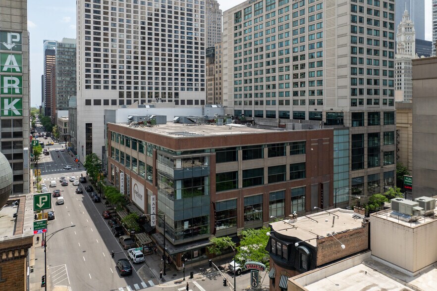 More Photos Of 43-51 E Ohio St, Chicago General Retail For Lease