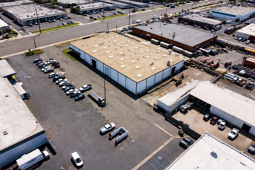 More Photos Of 1005 E Orangethorpe Ave, Anaheim Warehouse For Sale