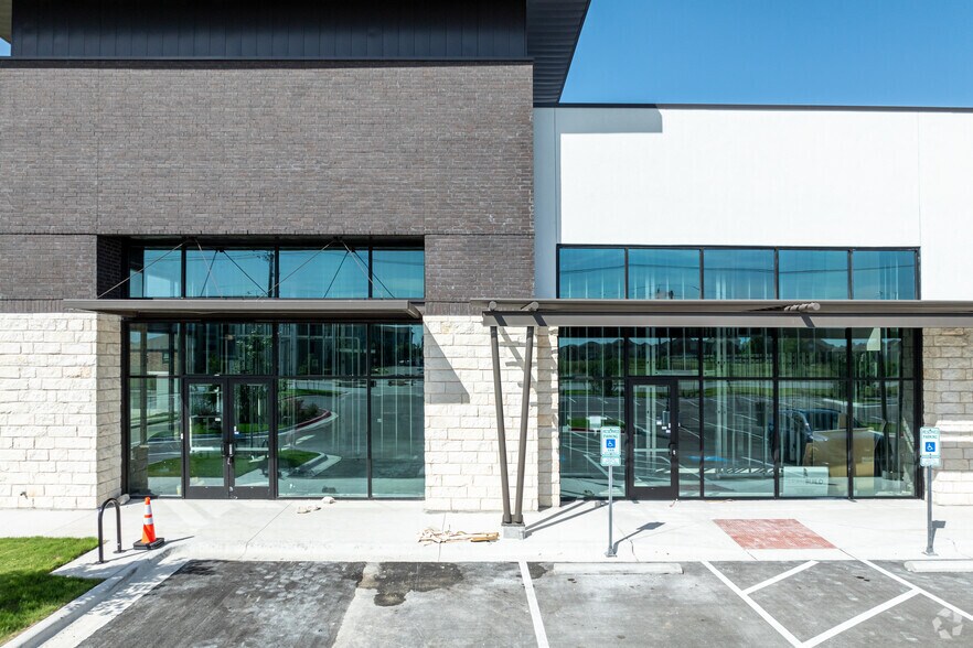 More Photos Of 801 W Wells Branch Pky, Pflugerville General Retail For Sale