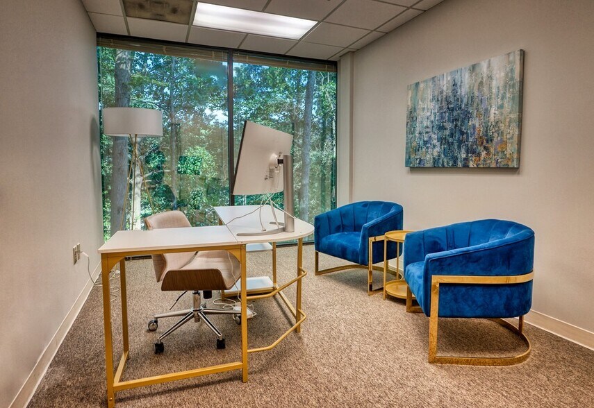 More Photos Of 9755 Dogwood Rd, Roswell Office For Lease