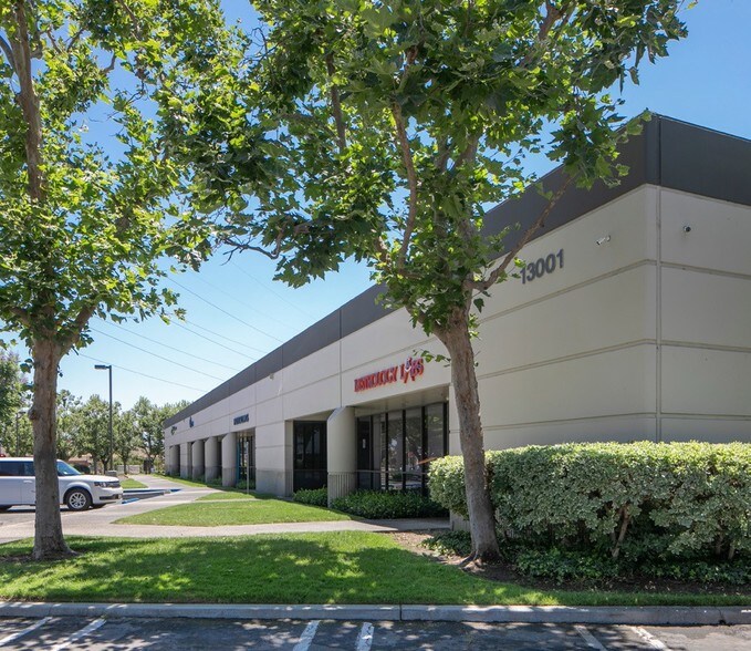 More Photos Of 13177 Ramona Blvd, Irwindale Unknown For Lease