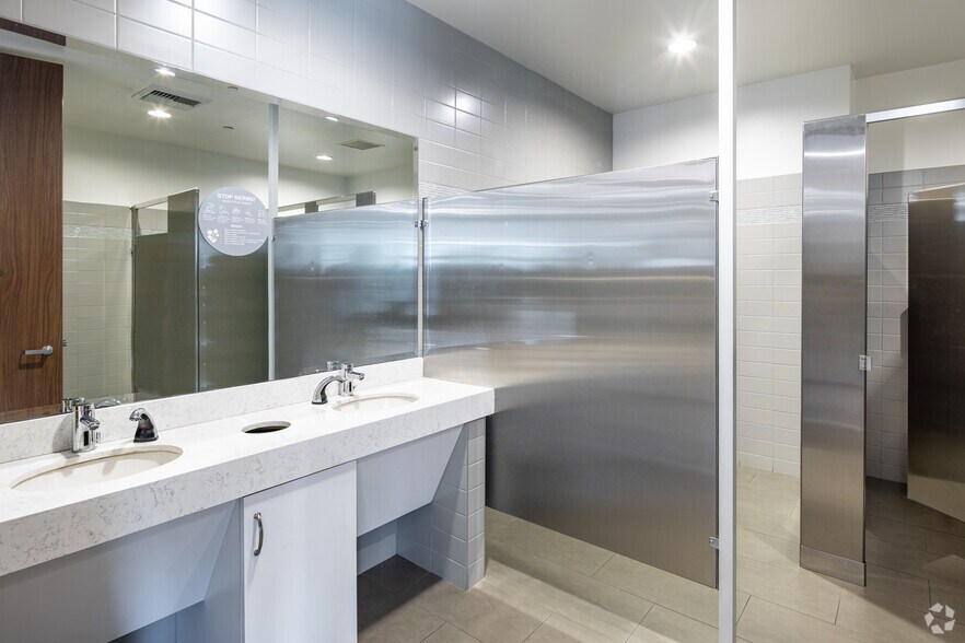 More Photos Of 5515 E La Palma Ave, Anaheim Office For Lease