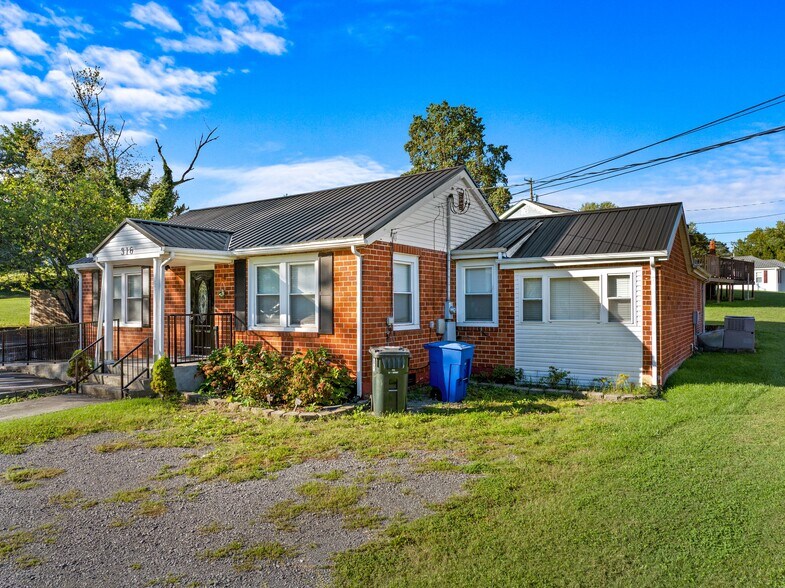 More Photos Of 316 Beech St, Morristown Office For Sale