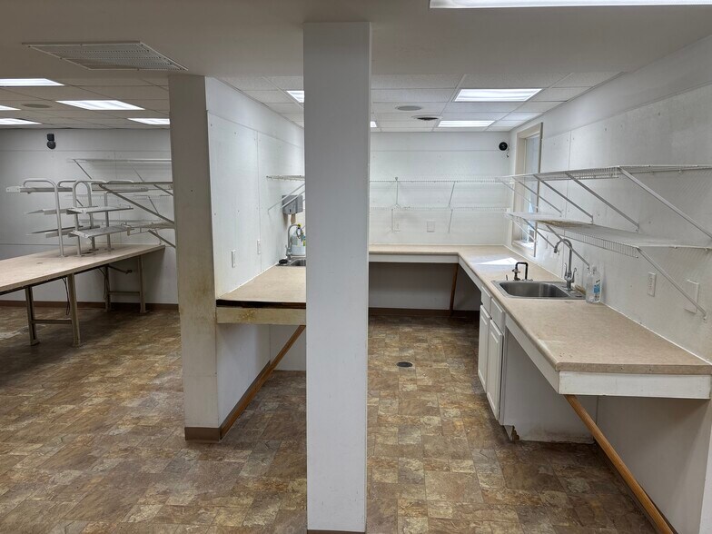 More Photos Of 1751-1757 Smizer Station Rd, Fenton Office Residential For Lease