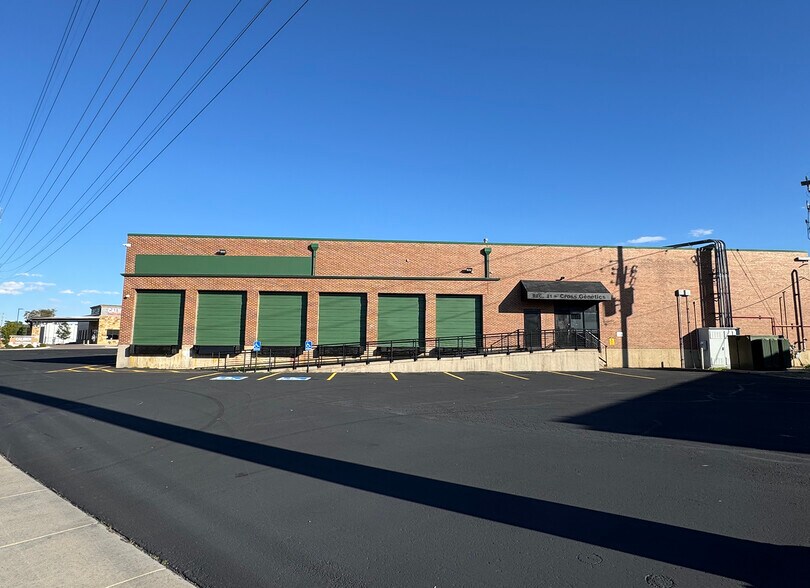 More Photos Of 4902 E Smith Rd, Denver Warehouse For Sale