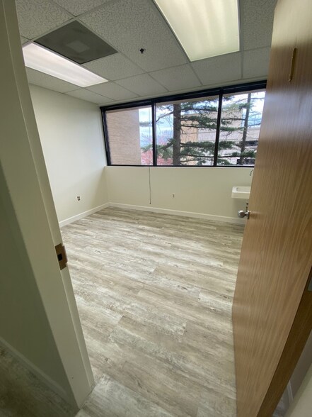 More Photos Of 1830 Town Center Dr, Reston Medical For Sale