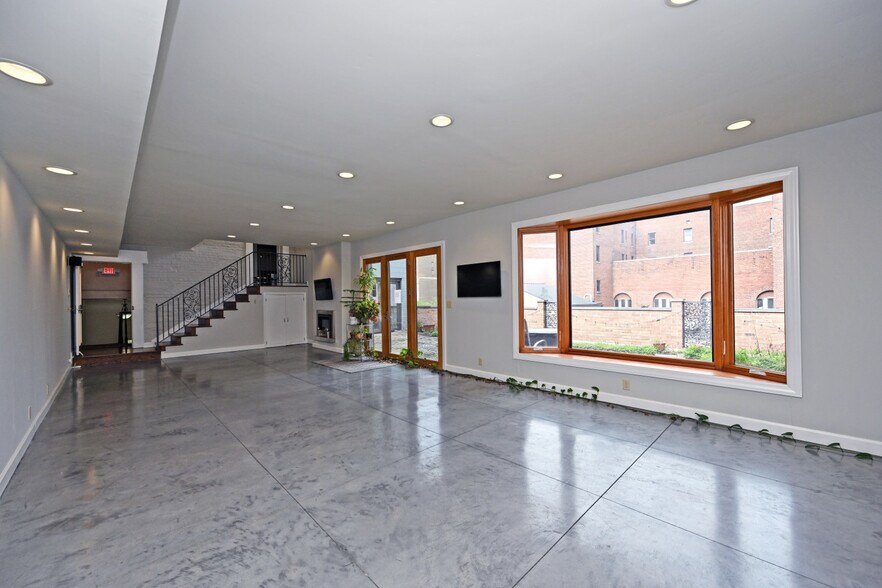 More Photos Of 19 E 8th St, Cincinnati Office For Sale