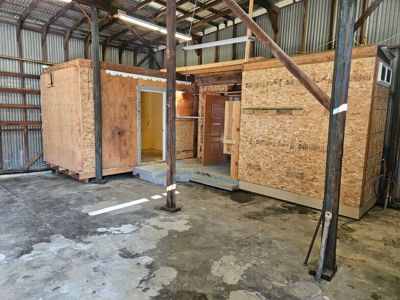 More Photos Of 275 Water St, Petaluma Warehouse For Lease