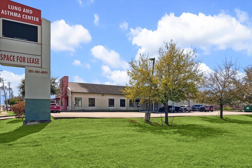 More Photos Of 14262 Gulf Fwy, Houston Medical For Lease