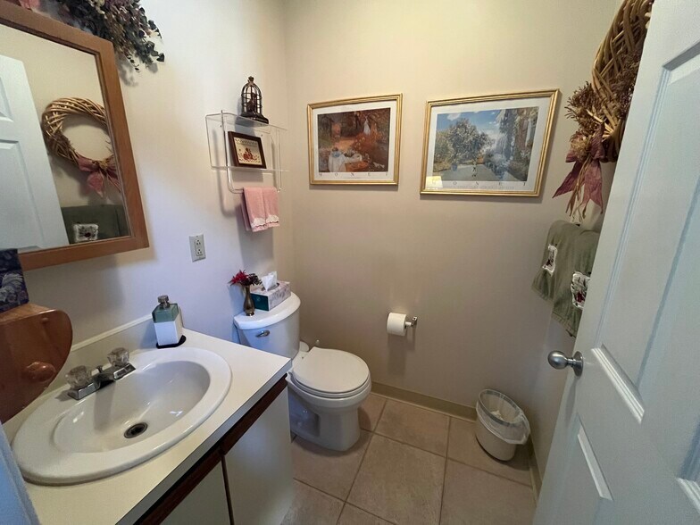 More Photos Of 301 Oxford Valley Rd, Yardley Loft Creative Space For Sale