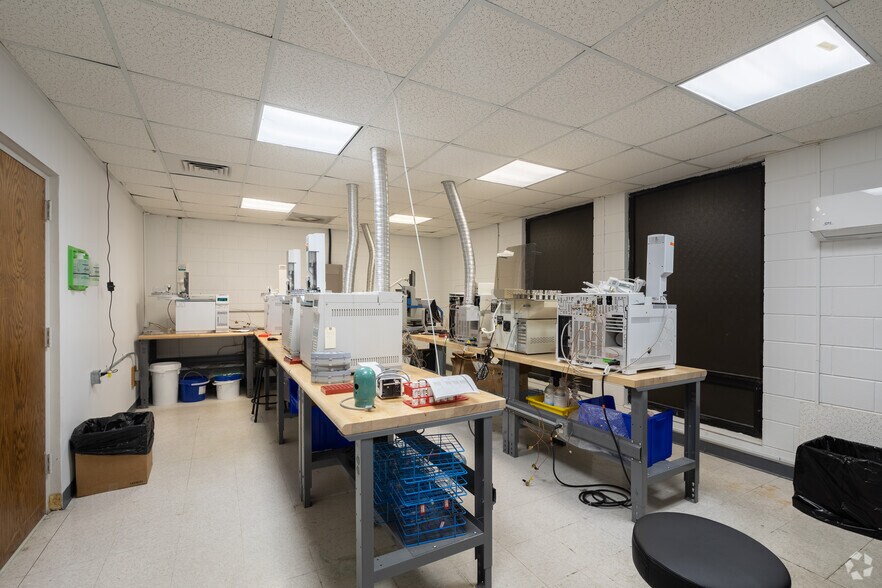 More Photos Of 5102 La Roche Ave, Savannah Office For Sale