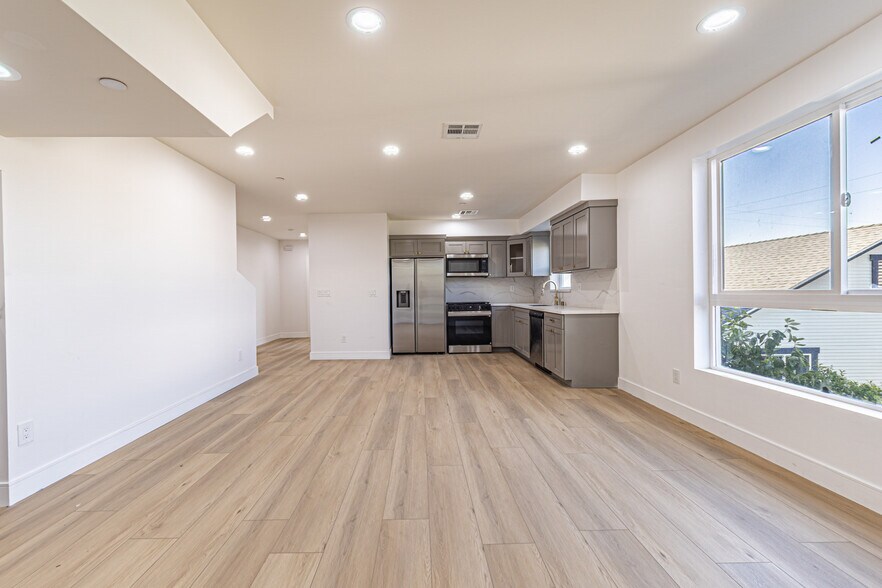 More Photos Of 5436 Romaine St, Los Angeles Apartments For Sale