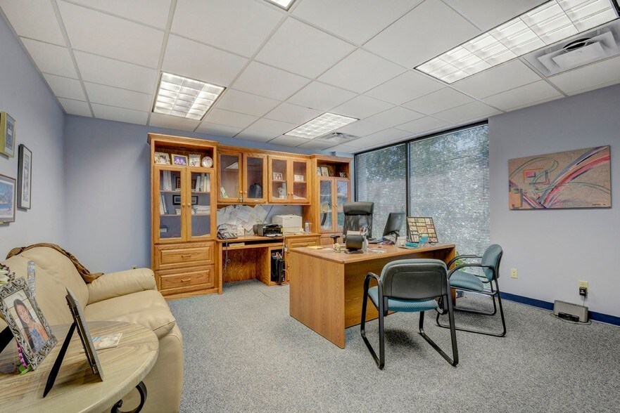 More Photos Of 3200 Steck Ave, Austin Office For Sale