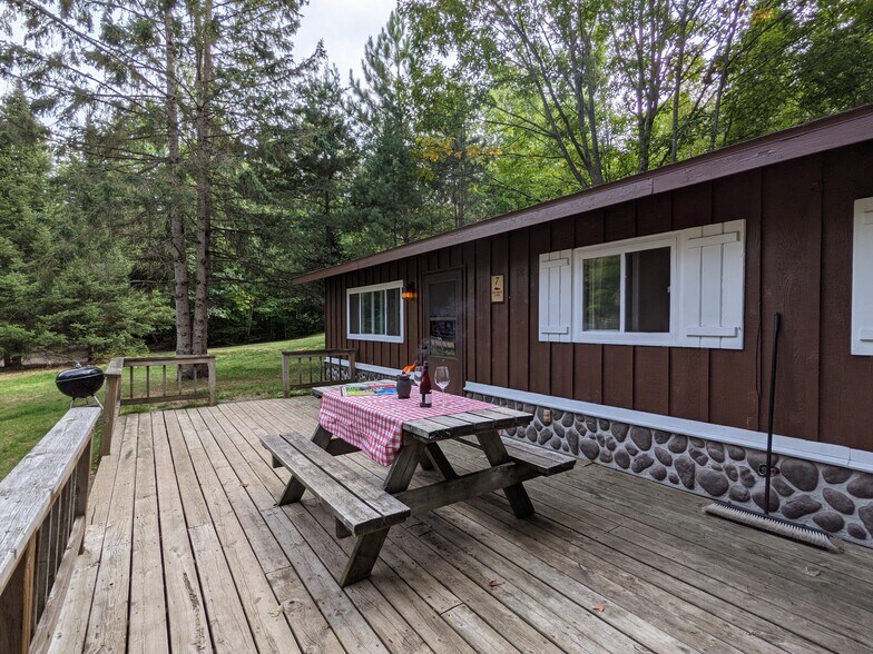 More Photos Of 3932 Point of View Ln, Phelps Hotel For Sale
