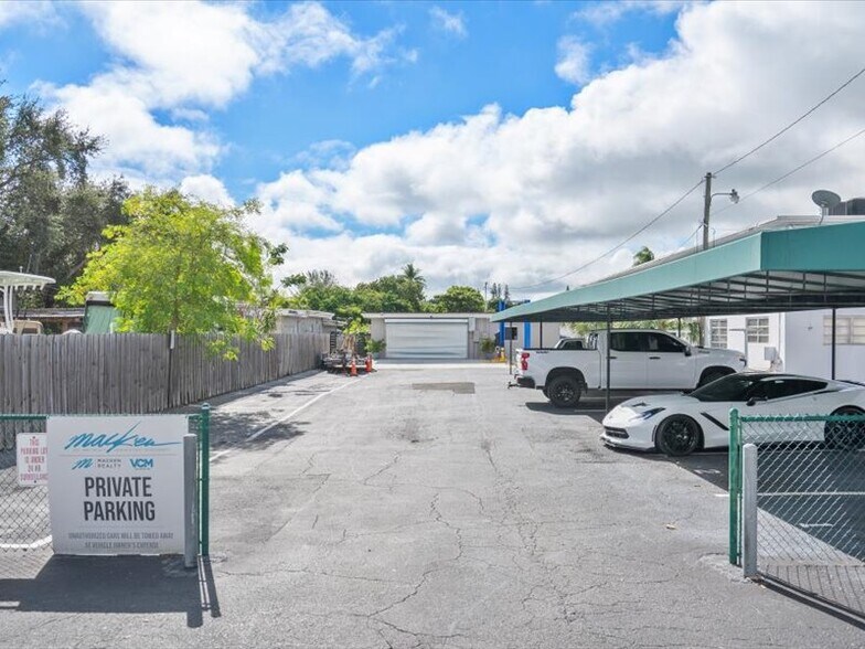More Photos Of 2404 Hollywood Blvd, Hollywood Loft Creative Space For Sale