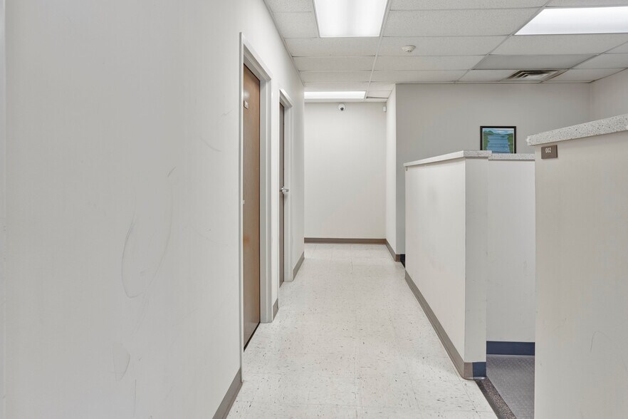 More Photos Of 7401 S Broadway, Red Hook Office For Sale