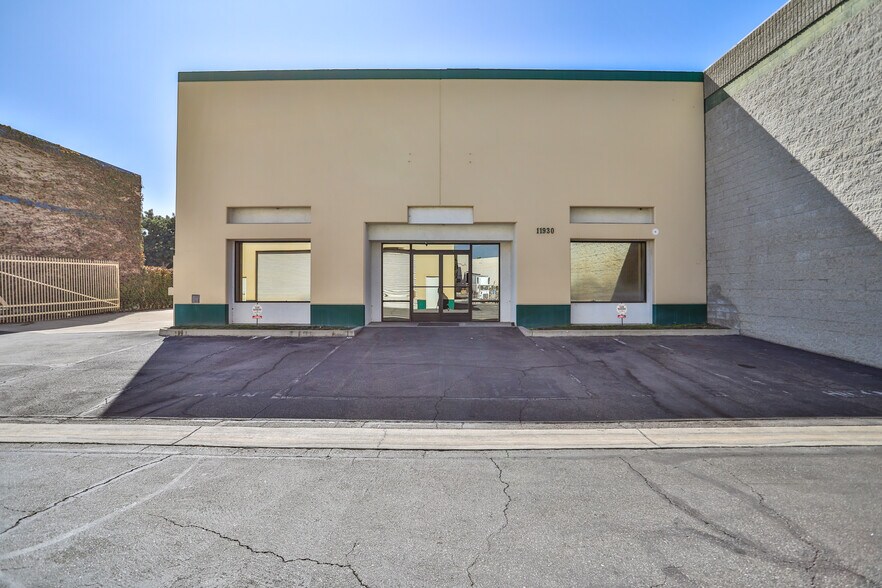 More Photos Of 11930 Goldring Rd, Arcadia Light Distribution For Sale
