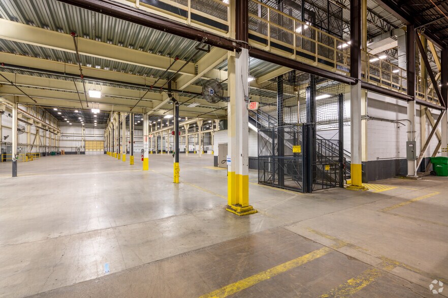 More Photos Of 121 Technology Dr, Durham Unknown For Lease