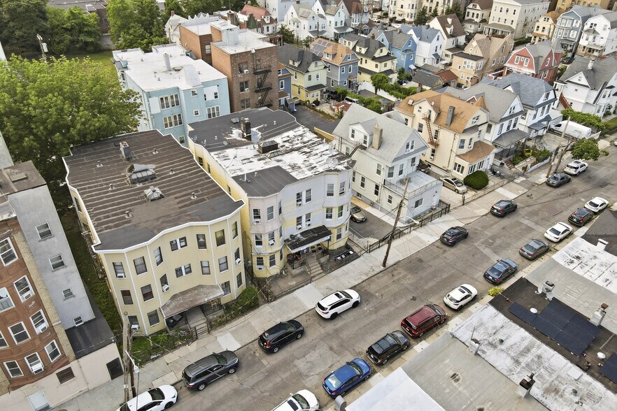 Primary Photo Of 25 Saratoga Ave, Yonkers Apartments For Sale