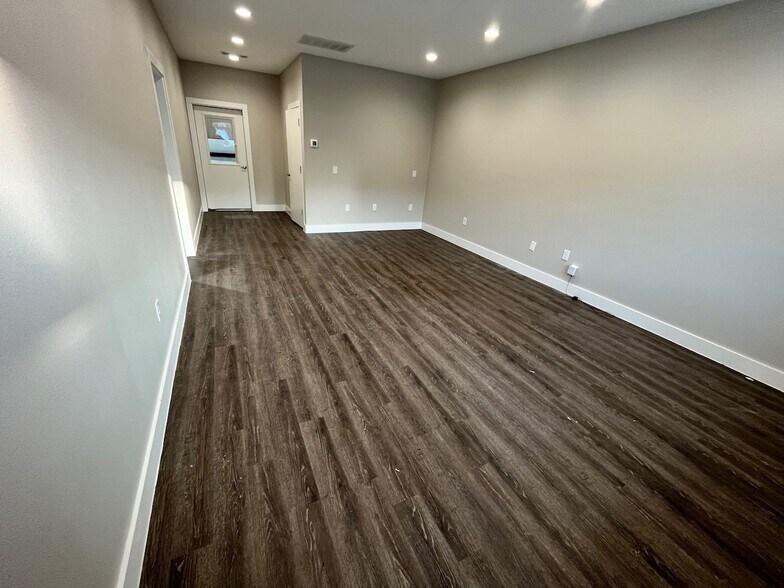 More Photos Of 1922 Choate Pky, Celina Warehouse For Lease