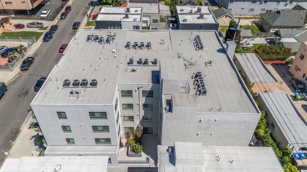 More Photos Of 5026 Rosewood Ave, Los Angeles Apartments For Sale