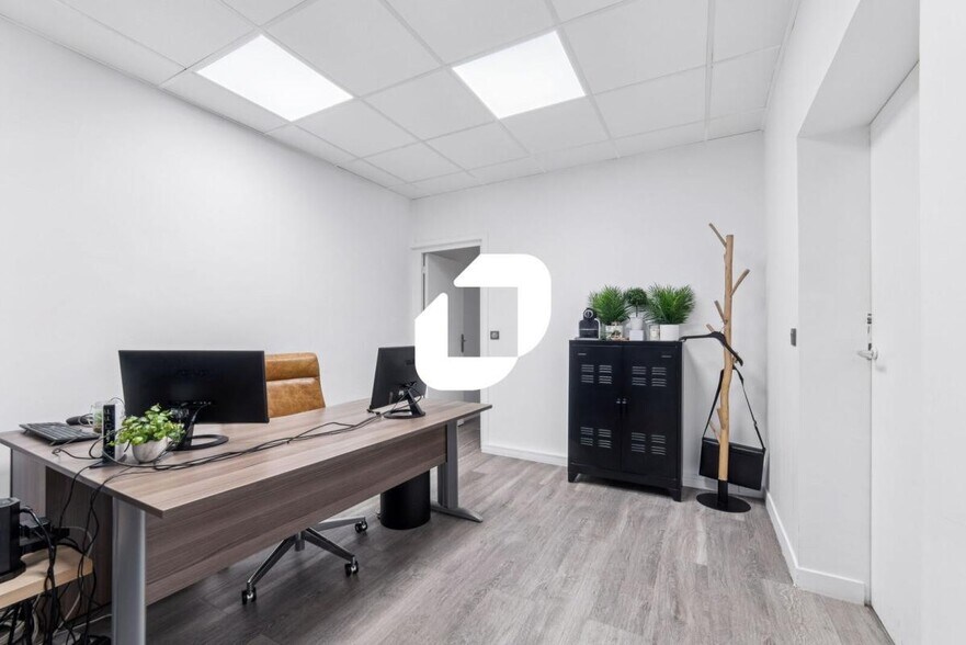 More Photos Of 20 Rue Paul Bert, Boulogne-Billancourt Office For Sale