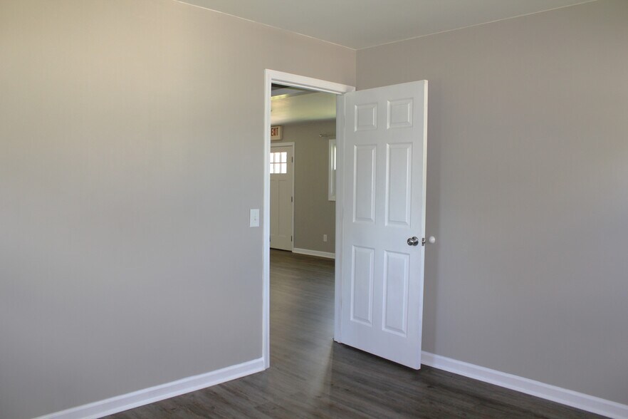 More Photos Of 1402 Rucker Blvd, Enterprise Office For Sale