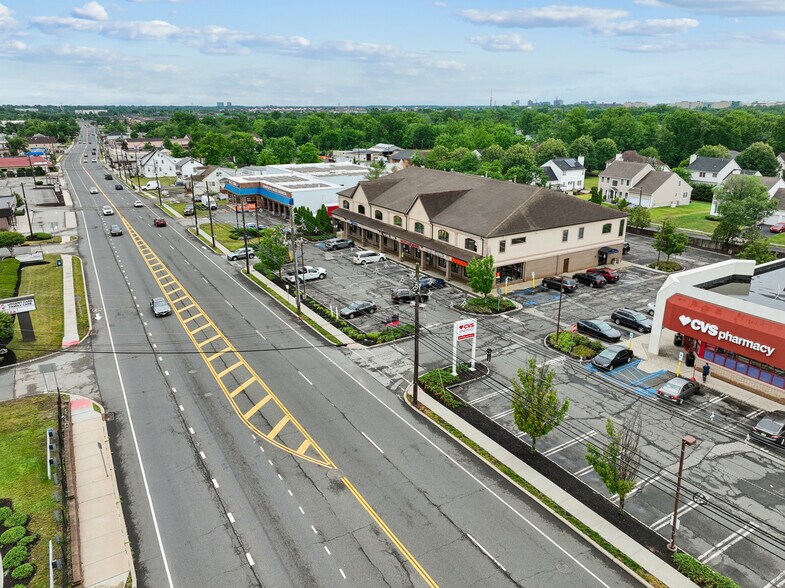 More Photos Of 1252-1264 Stelton Rd, Piscataway Storefront For Lease