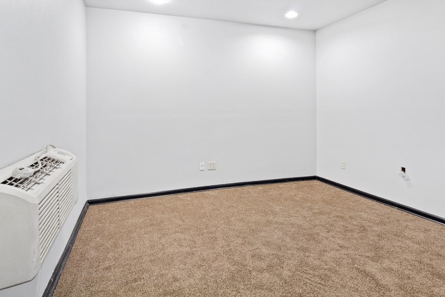 More Photos Of 2310 S Jason St, Denver Service For Sale