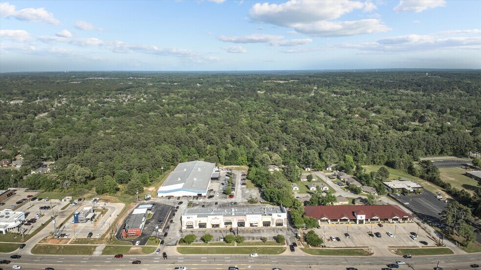 More Photos Of 7924 S Broadway, Tyler Storefront Retail Office For Sale