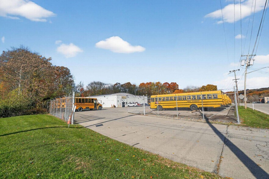 More Photos Of 905 Sampson St, New Castle Service For Sale