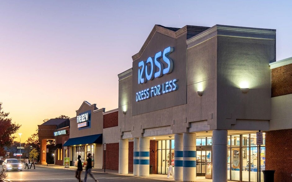 More Photos Of 11300-11390 Midlothian Tpke, Richmond General Retail For Lease