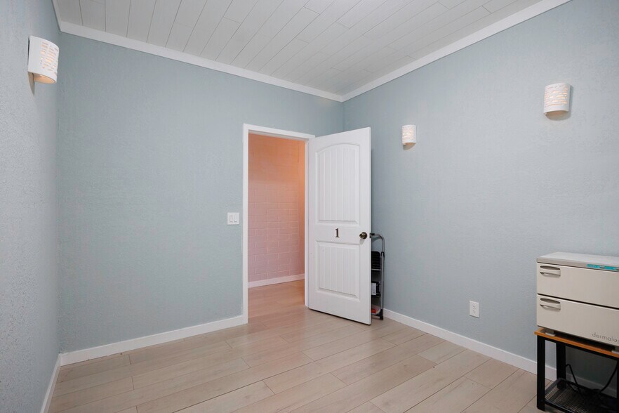 More Photos Of 623 E Florence Blvd, Casa Grande Freestanding For Sale