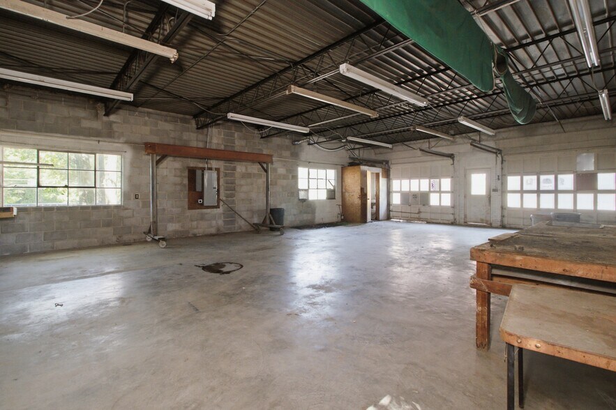 More Photos Of 902 S Hill St, West Plains Office For Sale