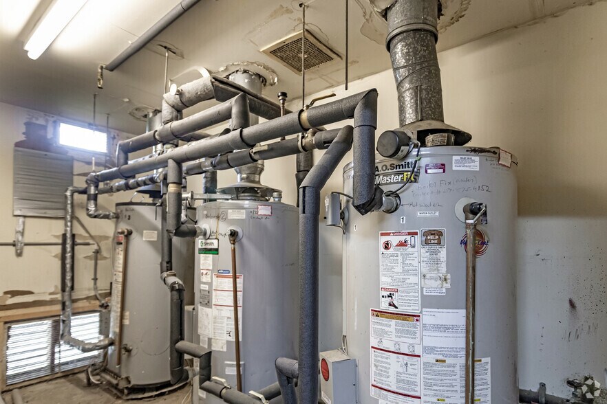 More Photos Of 5100 Hickory Point Frontage Rd, Decatur Hotel For Sale