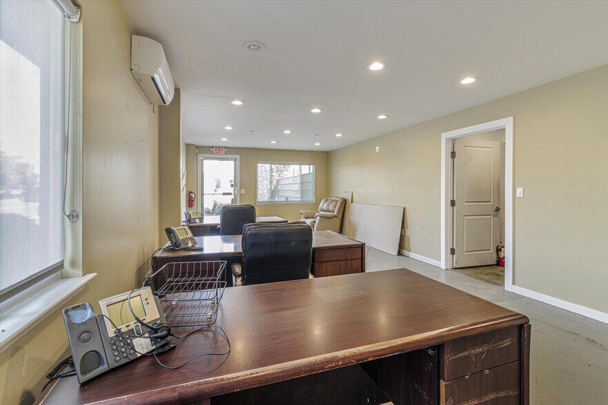 More Photos Of 1356 S 50th St, Richmond Warehouse For Sale