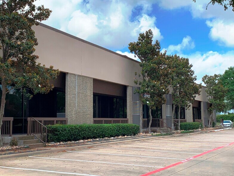 More Photos Of 2900 Gateway Dr, Irving Light Distribution For Lease