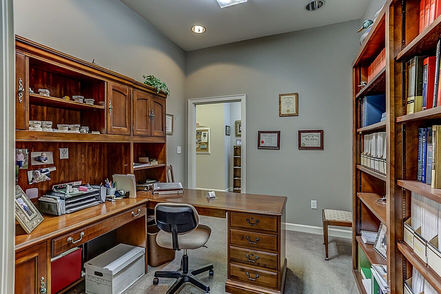 More Photos Of 3100-3106 Professional Plz, Germantown Medical For Sale