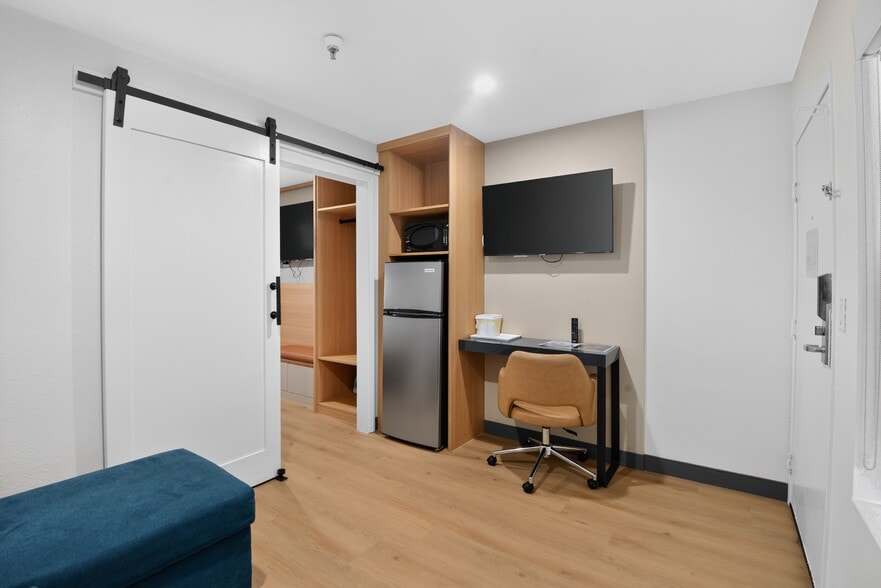More Photos Of 2141 S Harbor Blvd, Anaheim Hotel For Sale
