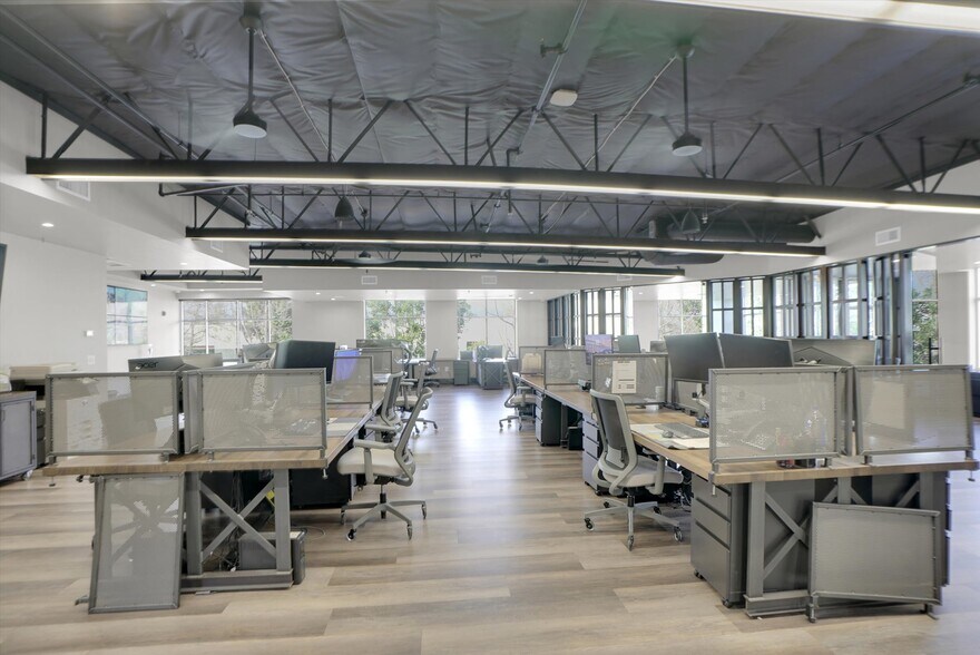 More Photos Of 4720-4790 Calle Carga, Camarillo Manufacturing For Sale