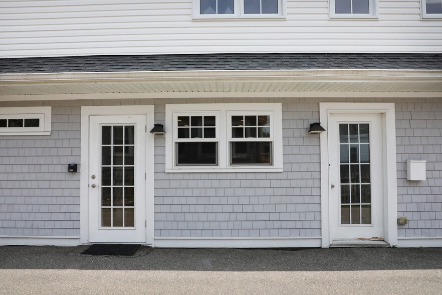 More Photos Of 487 Humphrey St, Swampscott Office For Sale