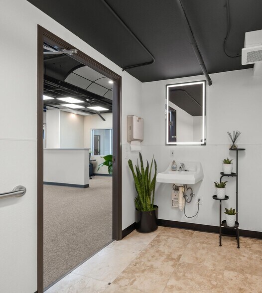 More Photos Of 400 W Ocean Blvd, Long Beach Apartments For Lease