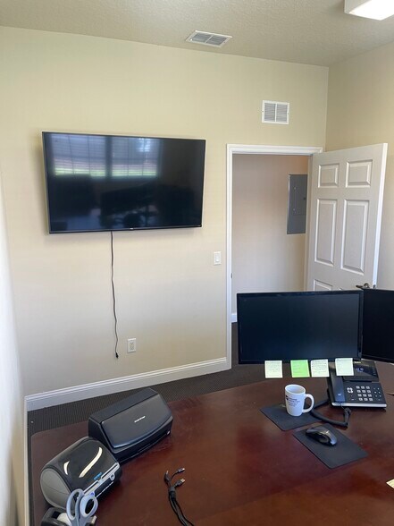 More Photos Of 4875 NW Palm Coast Pky, Palm Coast Office For Sale