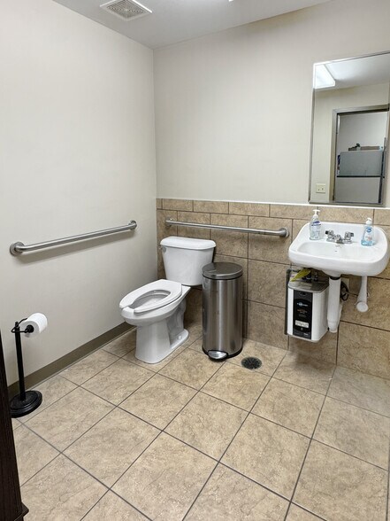 More Photos Of 10 Lafayette St, Washington Storefront Retail Office For Sale