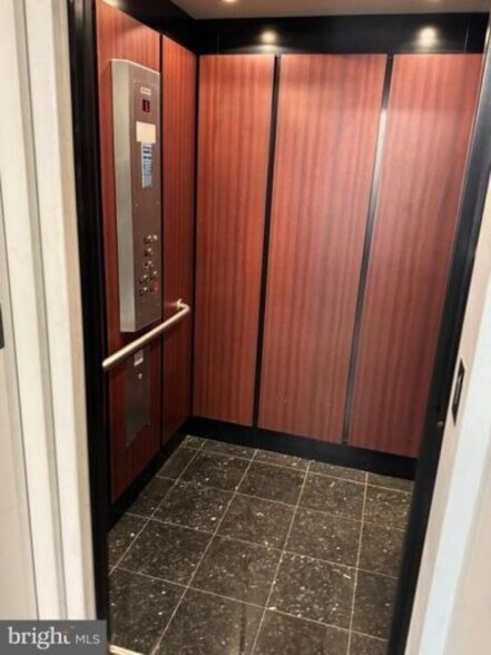 More Photos Of 7544 Holabird Ave, Dundalk Office For Sale