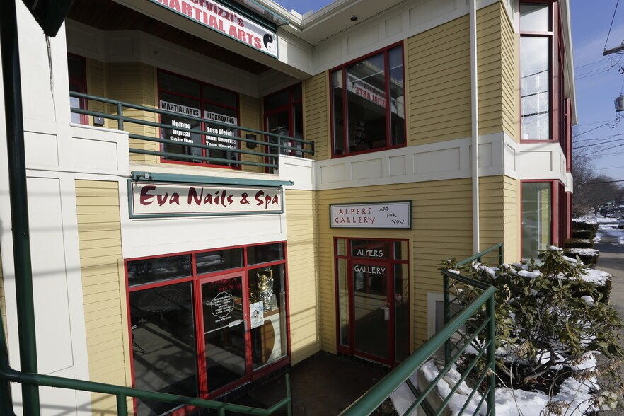 More Photos Of 28 Chestnut St, Andover Storefront Retail Office For Lease