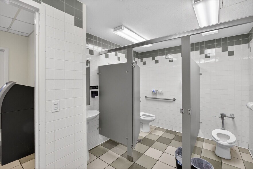 More Photos Of 4040 US Highway 27 S, Sebring Restaurant For Sale