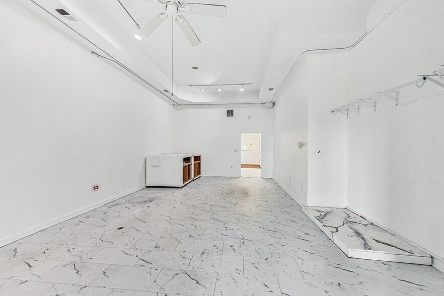 More Photos Of 2650 N Halsted St, Chicago Storefront Retail Residential For Lease