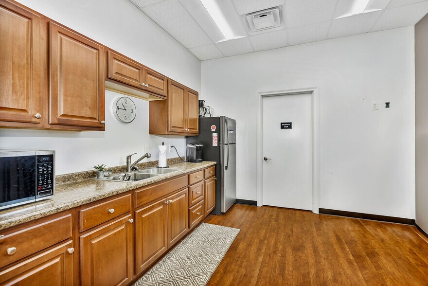 More Photos Of 5394 State Route 48, Maineville Office For Sale